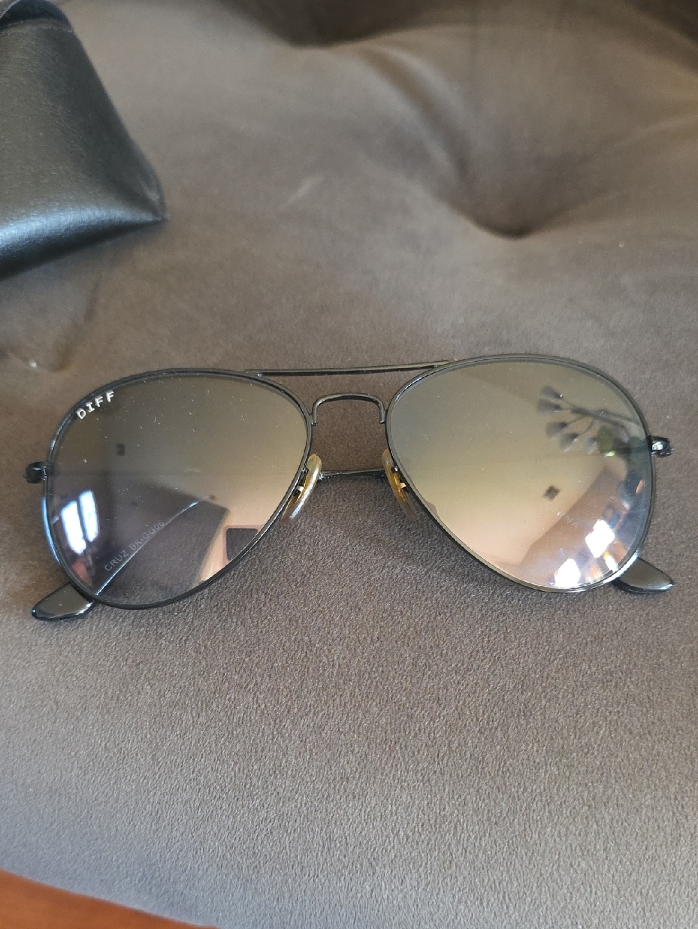 DIFF Eyewear Aviator Sunglasses - Black with Gradient Lenses